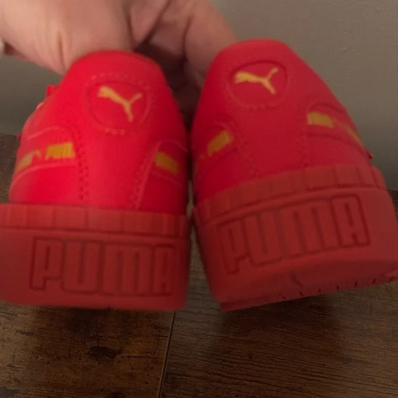 ❤️‍🔥❤️‍🔥 Cali Trainers Puma Fiery Red Sneakers with Yellow Highlights Size 8.5 - Picture 5 of 8